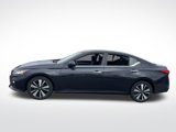 Used 2022 Nissan Altima 2.5 SV image 2