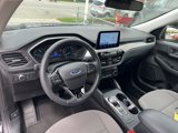 Used 2022 Ford Escape SE w/ SE Sport Appearance Package image 6