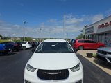 Used 2024 Chrysler Pacifica Touring-L image 4