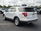 Used 2017 Ford Explorer XLT image 5