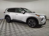 Used 2024 Nissan Rogue SV image 2
