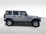 Used 2014 Jeep Wrangler Unlimited Sahara image 3