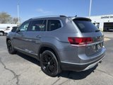 Used 2019 Volkswagen Atlas SEL Premium image 3