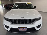 Used 2023 Jeep Grand Cherokee Laredo w/ Luxury Tech Group I image 2