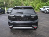 Certified 2022 Buick Envision Avenir w/ Technology Package II image 4
