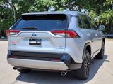 Used 2022 Toyota RAV4 SE image 3
