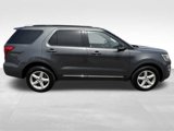 Used 2017 Ford Explorer XLT w/ Equipment Group 202A image 5