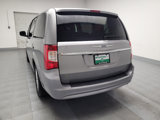 Used 2016 Chrysler Town & Country Touring image 6