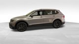 New 2024 Volkswagen Tiguan SE image 2