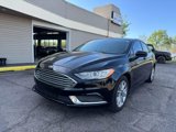 Used 2017 Ford Fusion SE w/ Fusion SE Technology Package image 2