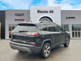 Used 2019 Jeep Cherokee Limited w/ Luxury Group image 5
