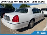 Used 2004 Lincoln Town Car Signature image 4