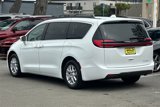 Used 2022 Chrysler Pacifica Touring-L image 5