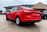 Used 2012 Ford Focus SE w/ SE Winter Pkg image 4