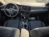 Used 2020 Volkswagen Jetta SE w/ SE Cold Weather Package image 4