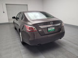 Used 2015 Nissan Altima 2.5 SV w/ Convenience Package image 6