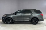 Used 2017 Ford Explorer XLT image 2