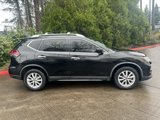 Used 2018 Nissan Rogue SV image 2