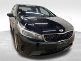 Used 2017 Kia Forte LX image 2