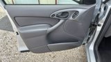 Used 2004 Ford Focus SE image 2