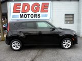 Used 2021 Kia Soul S image 2