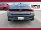 Used 2021 Hyundai Elantra SEL w/ Convenience Package image 5
