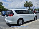 Used 2022 Chrysler Voyager LX image 5