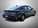 Used 2025 Hyundai Elantra SE image 5