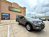 Used 2017 Nissan Rogue SV image 2