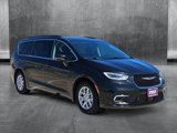 Used 2022 Chrysler Pacifica Touring-L image 3
