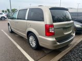 Used 2013 Chrysler Town & Country Limited image 4