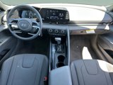 Used 2025 Hyundai Elantra SE image 2