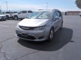 Used 2018 Chrysler Pacifica Limited image 3