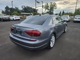 Used 2017 Volkswagen Passat 1.8T SEL Premium image 5