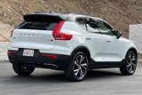 Used 2019 Volvo XC40 T5 R-Design image 4