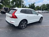 Used 2018 Volvo XC60 T6 Momentum w/ Vision Package image 5