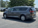 Used 2018 Chrysler Pacifica Touring-L w/ Advanced Safetytec Group image 5