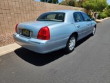 Used 2007 Lincoln Town Car Signature Limited image 3