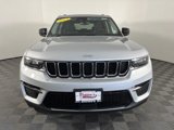 Used 2023 Jeep Grand Cherokee Laredo image 2