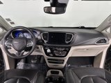 Used 2022 Chrysler Pacifica Touring-L image 5