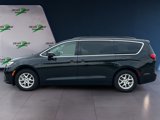 Used 2022 Chrysler Pacifica Touring-L image 4