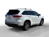 Used 2017 Toyota Highlander XLE image 5