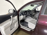 Used 2013 Toyota Highlander SE image 2