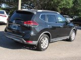 Used 2018 Nissan Rogue SV image 3
