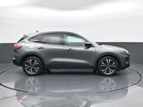 Used 2022 Ford Escape SE w/ SE Sport Appearance Package image 4