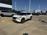 Used 2023 Nissan Rogue SV image 2
