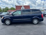 Used 2016 Chrysler Town & Country Touring image 4