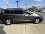 Used 2022 Chrysler Pacifica Touring-L image 5