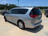 Used 2020 Chrysler Pacifica Touring-L image 6