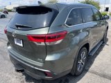 Used 2019 Toyota Highlander XLE image 3